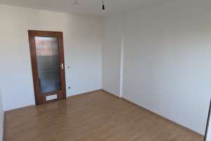 Modernisiertes Wohnglück: Helle 3-Zi.-Wohnung mit 2 Balkonen, EBK & Aufzug in Schoppershof – Die vollständige Adresse der Immobilie erhältst du vom Anbieter., 90491 Schoppershof, Nürnberg – Vorschaubild 7