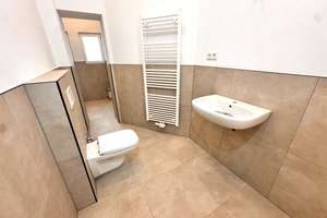 Provisionsfrei – Sanierte 2-Zimmer-Wohnung in Nürnberg – Landgrabenstraße 19, 90443 Steinbühl, Nürnberg – Vorschaubild 1