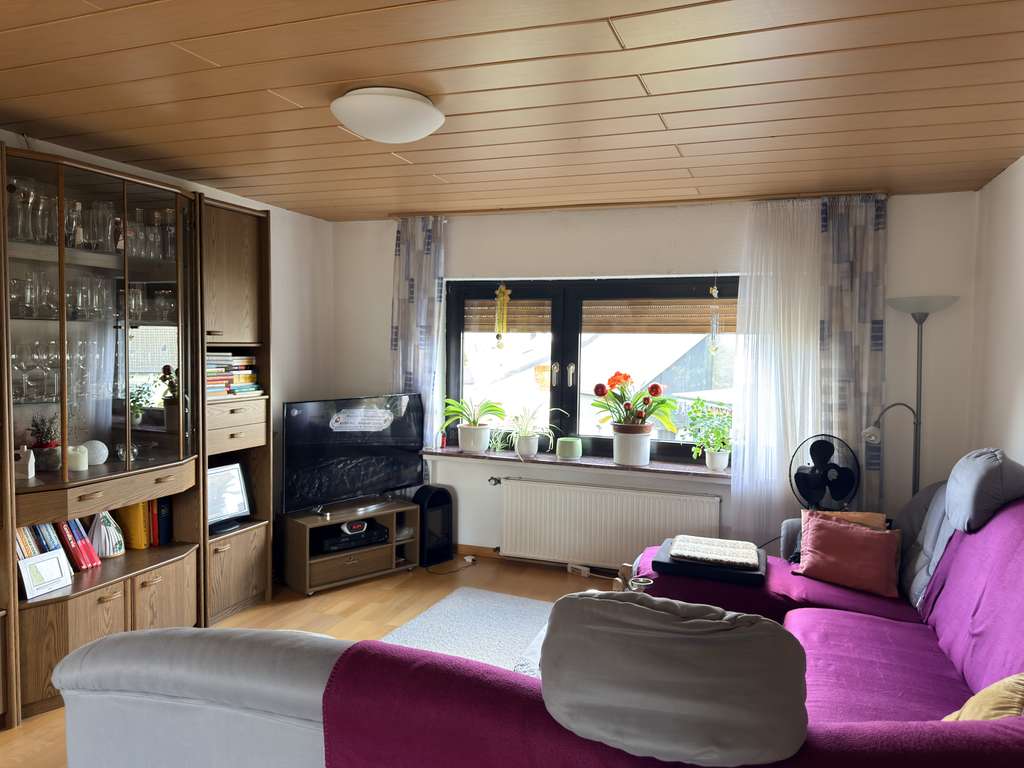 Immobilie in Wilnsdorf - Familienfreundliches Einfamilienhaus mit Garten und 3 Balkonen in Wilnsdorf - Bild 4