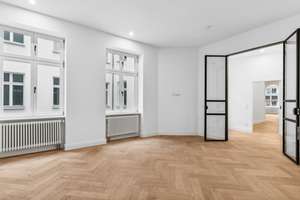 Clean chic trifft Gründerzeit-Charme: Saniertes 4-Zimmer-Juwel mit Balkon