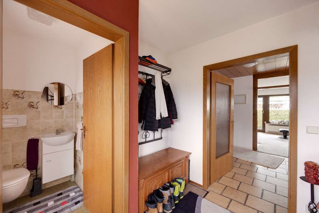 Immobilie in Westerheim - Wohnkomfort und Flexibilität: Bungalow mit Einliegerwohnung in Westerheim  - Bild 3