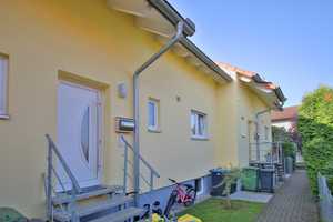 Schickes Reihenmittelhaus für eine kleine Familie in Kieselbronn – Enzkreis – Vorschaubild 1