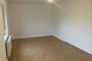 Auch für Jobcenter (4 Personen)!  3-Zimmer Wohnung im 5. OG ohne Aufzug. – Speyerer Str. 2, 90443 Nürnberg – Vorschaubild 1