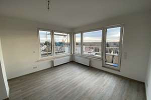 Super schöne 3-ZW,  Penthouse mit Skylineblick, moderne  Einbauküche, umlaufender Balkon – 65936 Sossenheim, Frankfurt am Main – Vorschaubild 12