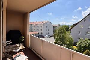 Moderne 2,5-Zimmer-Wohnung mit 2 Balkonen, Fußbodenheizung & Garage – Die vollständige Adresse der Immobilie erhältst du vom Anbieter., 70327 Untertürkheim (Ortsteil), Stuttgart – Vorschaubild 3