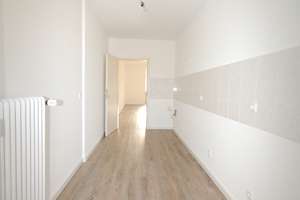 Helle 3-Zimmer-Wohnung mit Erker und großem Balkon – Olpener Straße 129-131, 51103 Höhenberg, Köln – Vorschaubild 5
