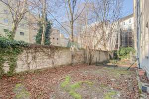 RARITÄT IN MOABIT! GROßZÜGIGE UND INTERESSANTE ALTBAUWOHNUNG MIT CA. 48 m² GARTEN! PROVISIONSFREI! – Lübecker Straße 29, 10559 Moabit, Berlin – Vorschaubild 2