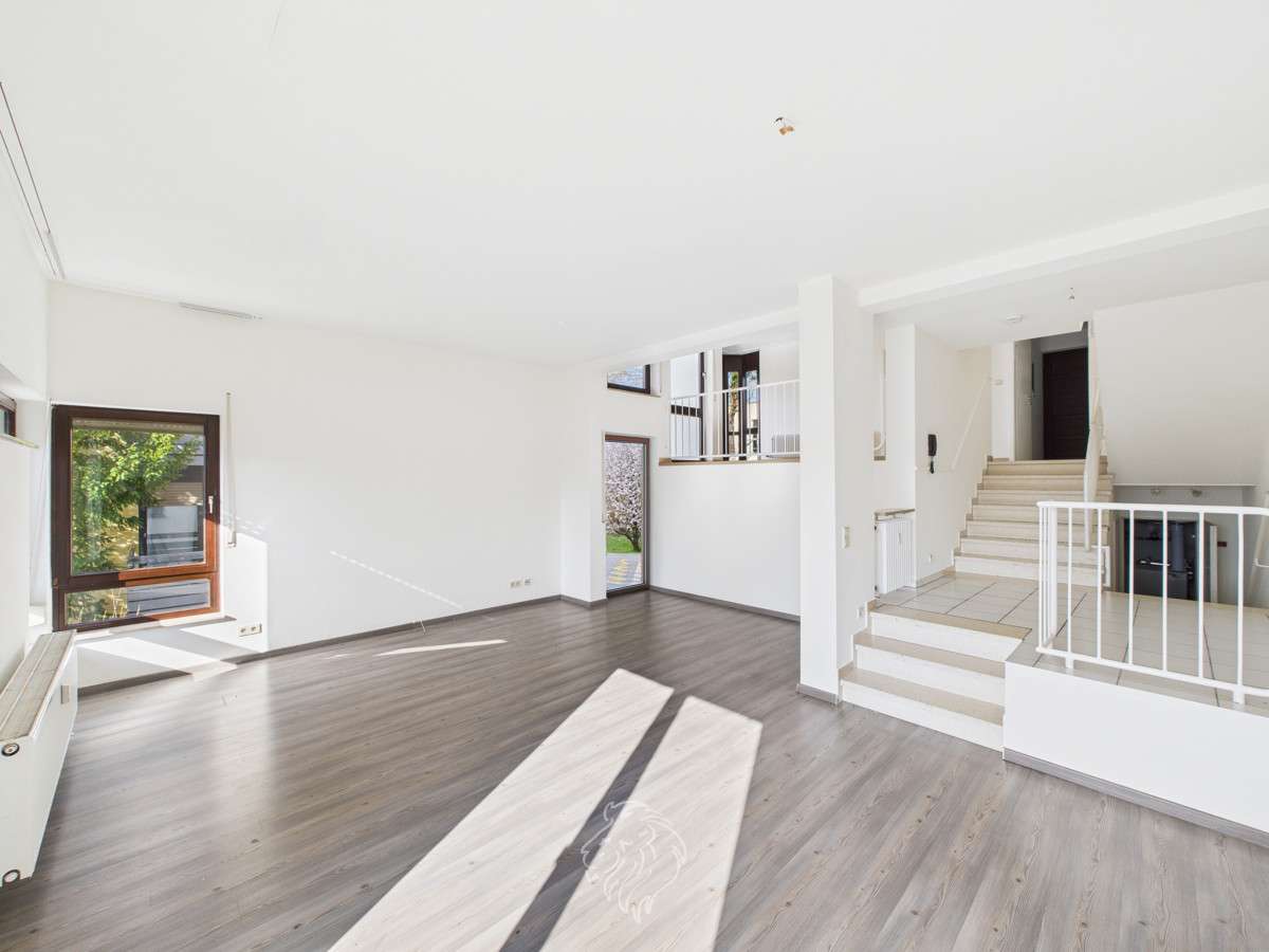 Immobilie in Veitshöchheim - Moderne Doppelhaushälfte mit Blick auf Veitshöchheim - Bild 3