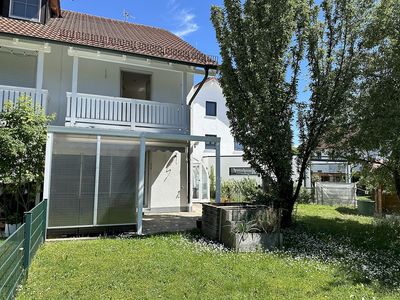 Gemütlich wohnen: Reiheneckhaus mit kleinem Garten
