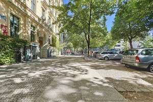 *!PROVISIONSFREI!* Erstverkauf nach Teilung: Letzte Einheit, 3 Zimmer vermietet, 4 m Decken & Stuck! – Kollwitzstraße 56, 10405 Prenzlauer Berg, Berlin – Vorschaubild 13