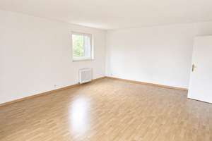 Naturnahe 3-Zimmer-Wohnung mit großem Balkon in Kronberg – Auf der Heide 6, 61476 Kronberg im Taunus – Vorschaubild 3