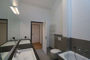 Bismarck-Viertel: exklusives 3-Zimmer-Penthaus mit Dachterrasse und Einbauküche direkt am Park – Von-der-Tann-Str. 45, 86159 Hochfeld, Augsburg – Vorschaubild 7