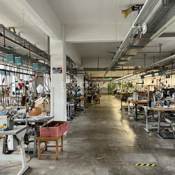 800 - 6.384 m² | lichtdurchflutet durch Sheddächer | Geeignet für Showroom, Fitness o. ä. + Lager