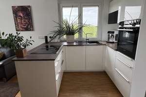 Hochwertige 2,5-Zimmer-Galeriewohnung mit Südwestbalkon & Blick ins Grüne in Heidelberg-Kirchheim