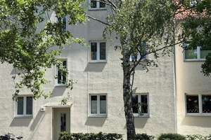 TOP! Modernisierte 2-Zimmerwohnung mit großer Terrasse nahe Biosphäre in Potsdam – Nedlitzer Straße 8d, 14469 Nauener Vorstadt, Potsdam – Vorschaubild 3