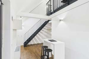 DIE ZIMMEREI | All-inclusive-Miete: Maisonette Wohnung mit Balkon - ideal für Young Pros | XL Bude