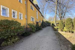 Große 3-Zimmer-Dachgeschosswohnung. Komplette Etage mit 250 qm Gartenanteil. 2011 saniert. – Die vollständige Adresse der Immobilie erhältst du vom Anbieter., 14089 Kladow, Berlin – Vorschaubild 36