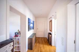 Gepflegtes Mehrfamilienhaus mit Potential in ruhiger Lage von München-Trudering – Die vollständige Adresse der Immobilie erhältst du vom Anbieter., 81827 Waldtrudering, München – Vorschaubild 11