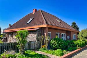 TOP-gepflegt & laufend renoviert! Bungalow mit schöner Gartenanlage! – Die vollständige Adresse der Immobilie erhältst du vom Anbieter., 49762 Lathen – Vorschaubild 2