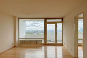 SKYLINE IM BLICK – Gut geschnittene 3-Zimmer-Wohnung mit Gestaltungspotenzial – 60385 Bornheim, Frankfurt am Main – Vorschaubild 2