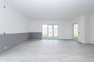 NEUBAU-ERSTBEZUG! Moderner Bungalow mit Gestaltungspotenzial in ruhiger Lage