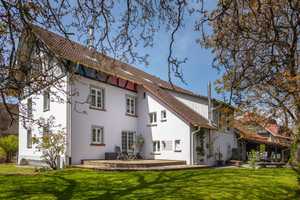 Dieses Drei-Familien- oder Mehrgenerationenhaus ist ein außergewöhnliches Unikat – Waldshut (Kreis) – Vorschaubild 1