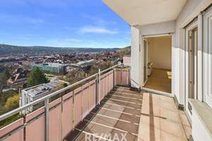 * PANORAMABLICK ÜBER ESSLINGEN * 3-Zi.-Wohnung mit großem Südbalkon & Stellplatz nahe der Burg