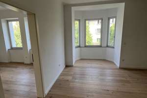 Lichtdurchflutete 3-Zimmer-Wohnung mit Balkon verfügbar ab 1.11.2026 – Wagenburgstr. 82, 70186 Gablenberg, Stuttgart – Vorschaubild 2