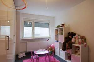 Alltagstaugliche 3,5-Zimmer-Wohnung in zentraler Lage in Neu-Ulm – Die vollständige Adresse der Immobilie erhältst du vom Anbieter., 89231 Neu-Ulm – Vorschaubild 10