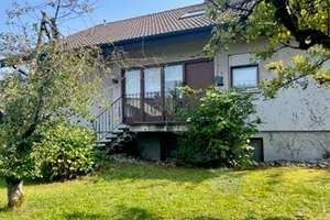 Ruhig gelegenes Einfamilienhaus in attraktiver Ortsrandlage von Laichingen – Die vollständige Adresse der Immobilie erhältst du vom Anbieter., 89150 Laichingen – Vorschaubild 1