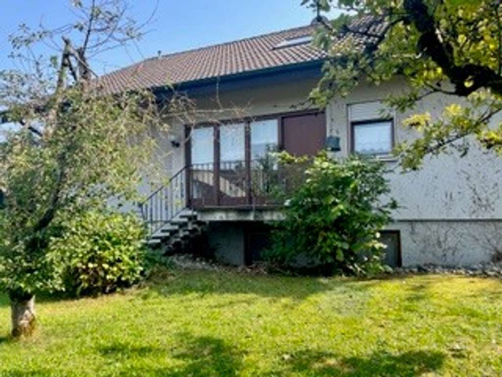 Immobilie in Laichingen - Ruhig gelegenes Einfamilienhaus in attraktiver Ortsrandlage von Laichingen - Bild 0