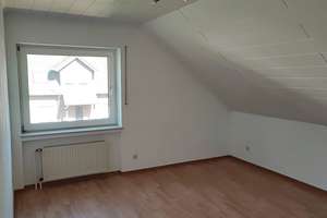 Wohnen in Schloss Neuhaus: Vier-Zimmer-Dachgeschosswohnung in Paderborn – Krakostraße 3, 33104 Schloß Neuhaus, Paderborn – Vorschaubild 6