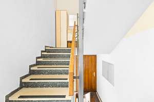 Selbstbezug trifft Stadtoase – modernisiertes ZFH mit Balkon, PV-Anlage und Gartenidylle in Top-Lage – Die vollständige Adresse der Immobilie erhältst du vom Anbieter., 93051 Kumpfmühl-Ziegetsdorf-Neuprüll, Regensburg – Vorschaubild 26