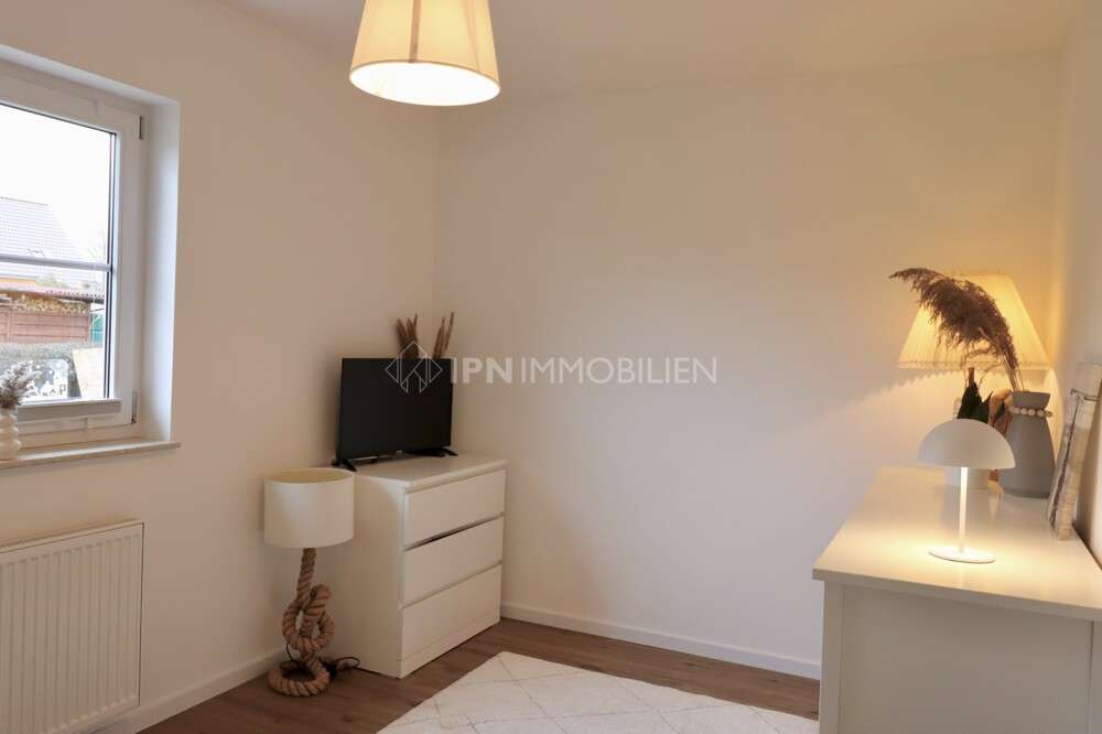 Immobilie in Poppendorf - Moderner, neuwertiger und großzügiger Bungalow mit großem Grundstück in Poppendorf - Bild 4