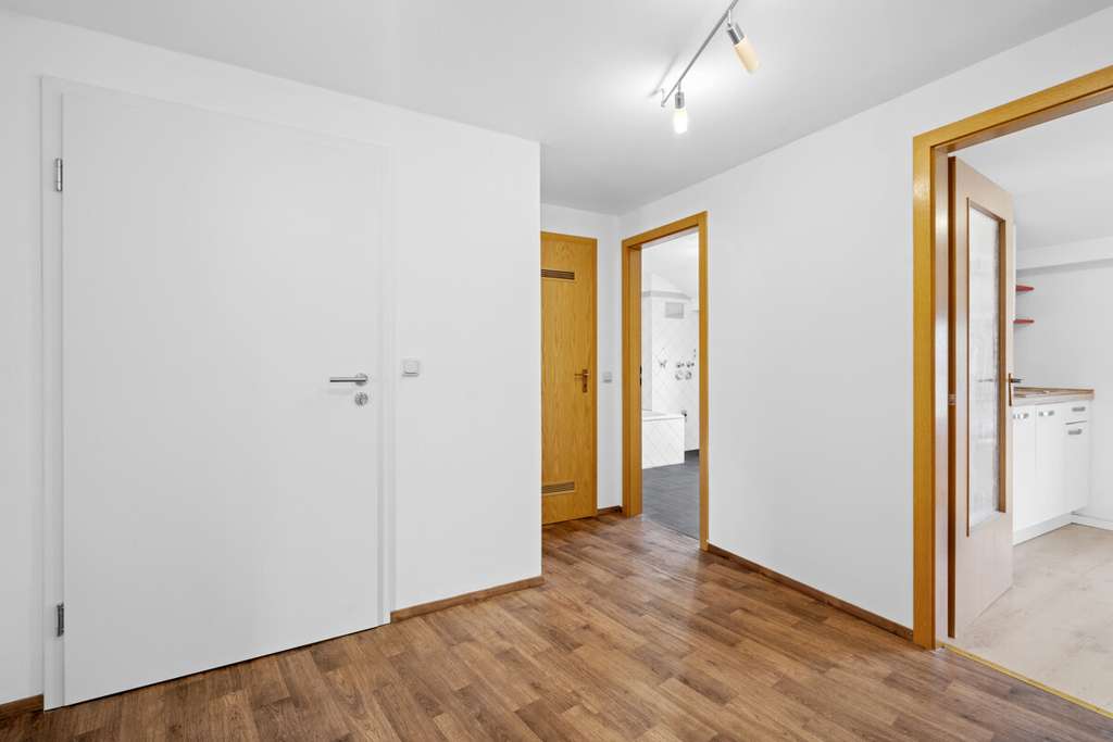 Immobilie in Maxhütte-Haidhof - 3-Zimmer-Dachgeschosswohnung in ruhiger Lage mit ca. 76 m² Wohnfläche - Bild 4