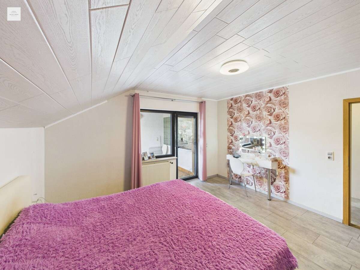 Immobilie in Wassenach - Attraktives Einfamilienhaus mit großem Platzangebot, Garten und vielseitigen Nutzungsmöglichkeiten! - Bild 2