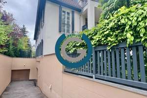 STILVOLL AUSGESTATTET- TERRASSE, GARTEN, BODENTIEFE FENSTER & PARKETT - TG-STELLPLATZ