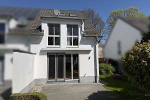 Modernes 5,5-Zimmer-Haus mit stilvoller Wohnatmosphäre und Komfort – Die vollständige Adresse der Immobilie erhältst du vom Anbieter., 34246 Vellmar – Vorschaubild 2