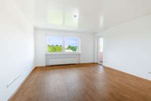 Modernisierte 4-Zimmer-Wohnung mit Balkon und Garage in Herzogenaurach – Die vollständige Adresse der Immobilie erhältst du vom Anbieter., 91074 Herzogenaurach – Vorschaubild 2