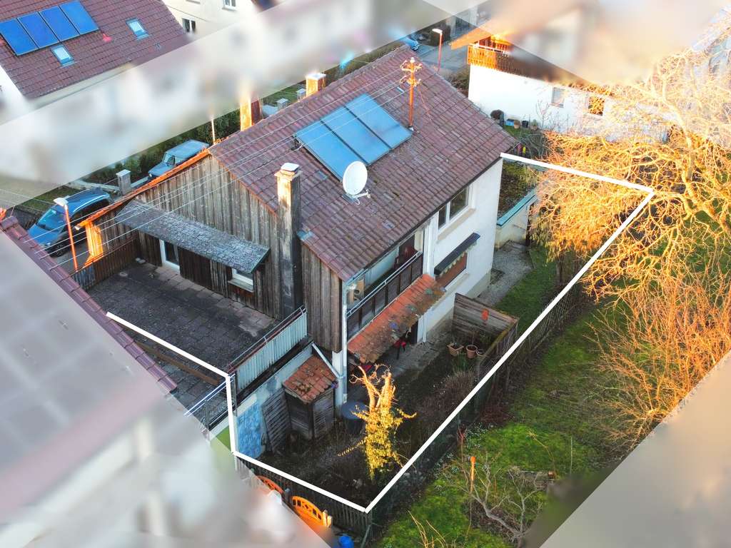 Immobilie in Eberdingen - Wunderschönes Einfamilienhaus mit 3 Garagenstellplätzen - Bild 1