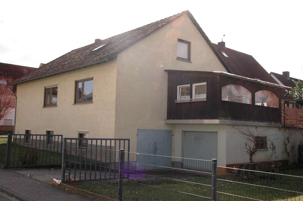 Immobilie in Udenheim - Solides, großz. EFH, alleine im EG ca. 110 qm Wfl., gr. Garage, ruhige Lage - Bild 2