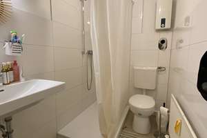 * ab 01.10. * 2 Zimmer bereits komplett saniert, Balkon – 47053 Hochfeld, Duisburg – Vorschaubild 4