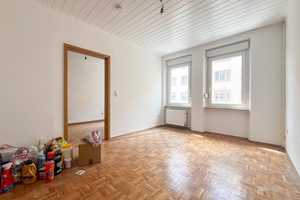 Frisch renovierte Wohnung in charmantem Altbau!  – Nürnberg – Vorschaubild 1