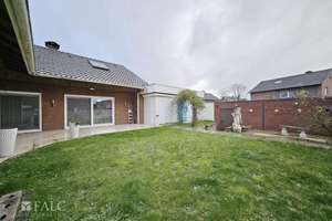 Traumhafte Villa mit Indoor-Pool und großzügigem Grundstück in zentraler Lage von Borken – Die vollständige Adresse der Immobilie erhältst du vom Anbieter., 46325 Borken – Vorschaubild 22
