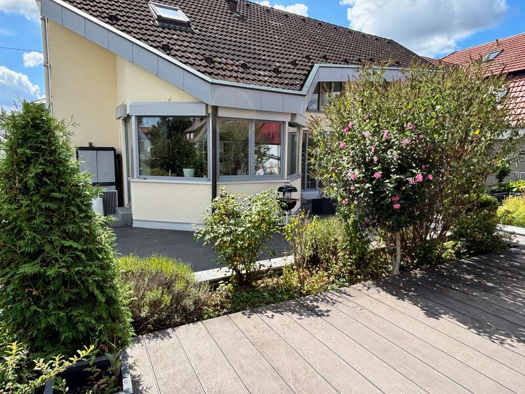 Ansprechendes vermietetes Wohn- und Geschäftshaus in Leonberg-Eltingen