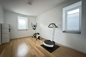 Exklusive 5-Zimmerwohnung auf zwei Etagen mit Garten und zwei Stellplätzen i.Oberkassel. – Schwalmstr. 3, 40547 Oberkassel, Düsseldorf – Vorschaubild 7