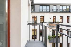 Rarität im Kiez: moderne Dachgeschoss-Maisonette mit Südbalkon – Die vollständige Adresse der Immobilie erhältst du vom Anbieter., 10249 Friedrichshain, Berlin – Vorschaubild 9