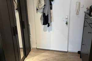 Stilvolle, gepflegte 2-Raum-Wohnung mit Balkon und Einbauküche in Wiesbaden – Philippsbergstraße 43, 65195 Wiesbaden – Vorschaubild 1