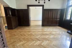 Bucher Straße ! Historische geräumige 8-Zi.-Altbau-Whg. 250 m², 2 Balkone, Parkett, 1.OG ohne Aufzug