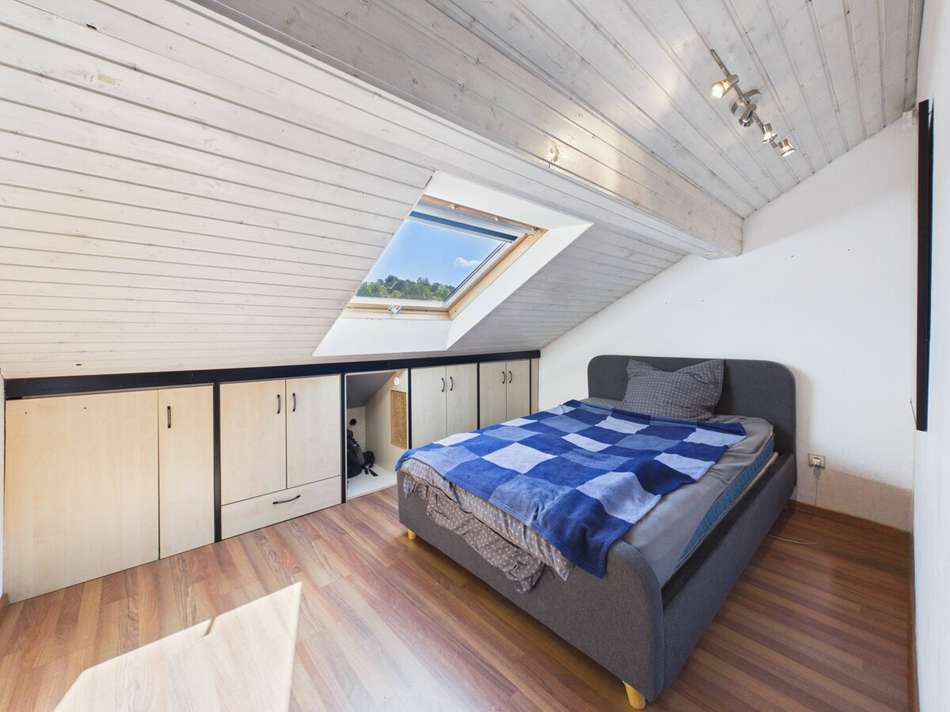 Schlafzimmer DG
